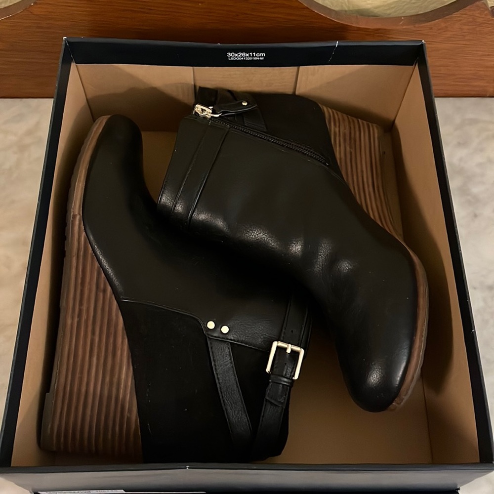 Dr. Scholl’s- Be Energized Foam Technology-Black Faux Leather/Suede Boots-Size-9